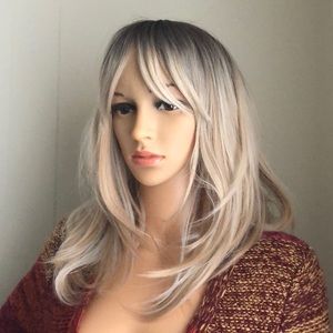 NWT ash blondes layers ombré wig honey tipped 18” bangs blonde mix dimension